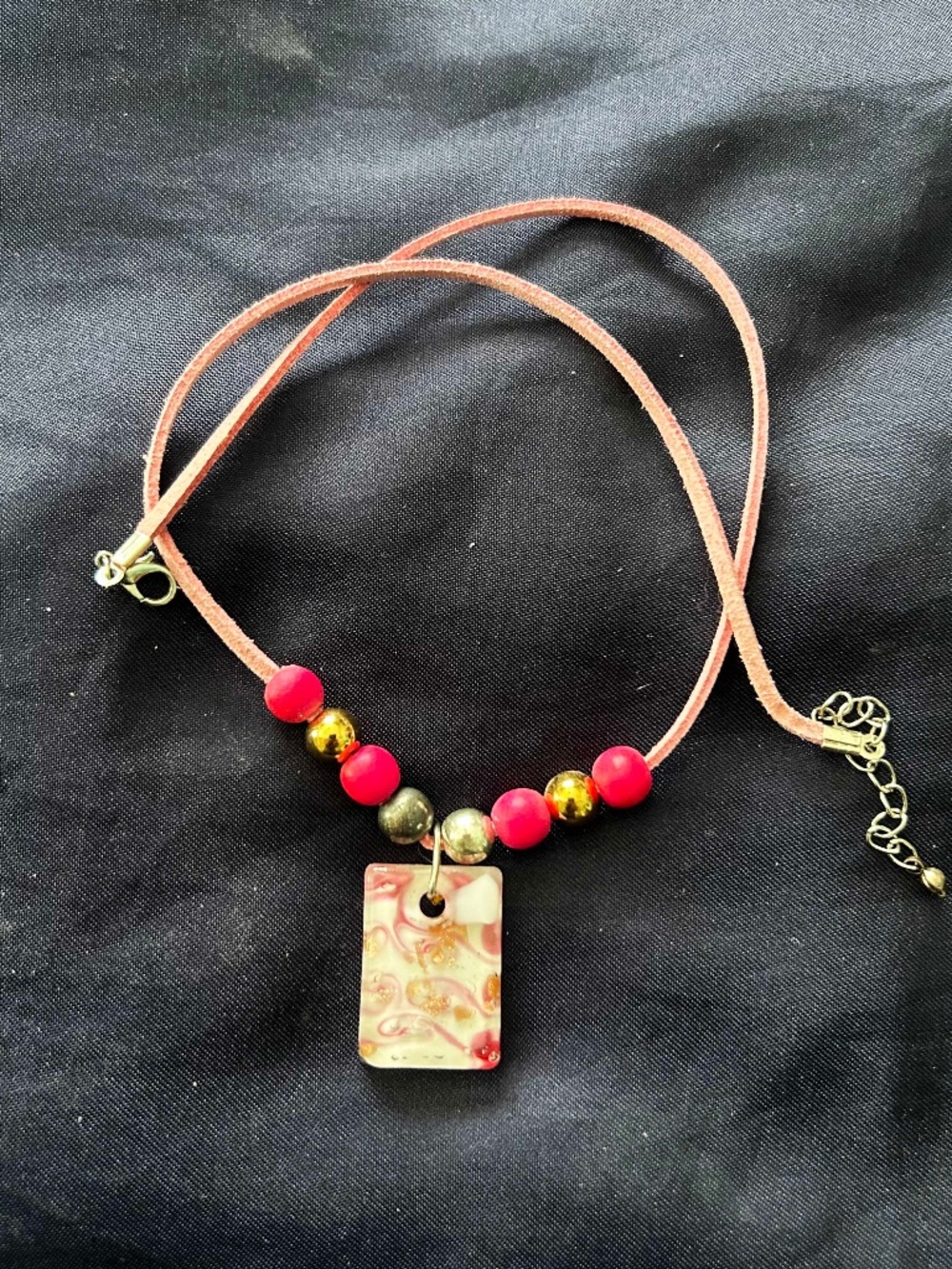 NECKLACE GLASS RECTANGLE PINK/CREAM/GOLD WITH PINK AND GOLD TONE BEADS ON PINK